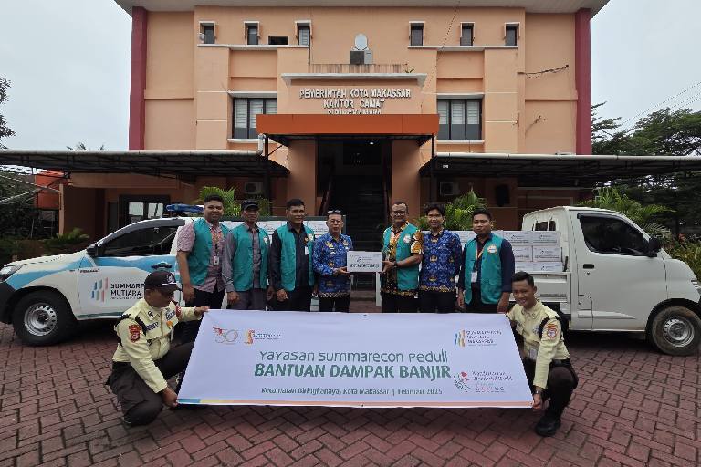 Summarecon Mutiara Makassar Cares About Floods in Biringkanaya - Makassar