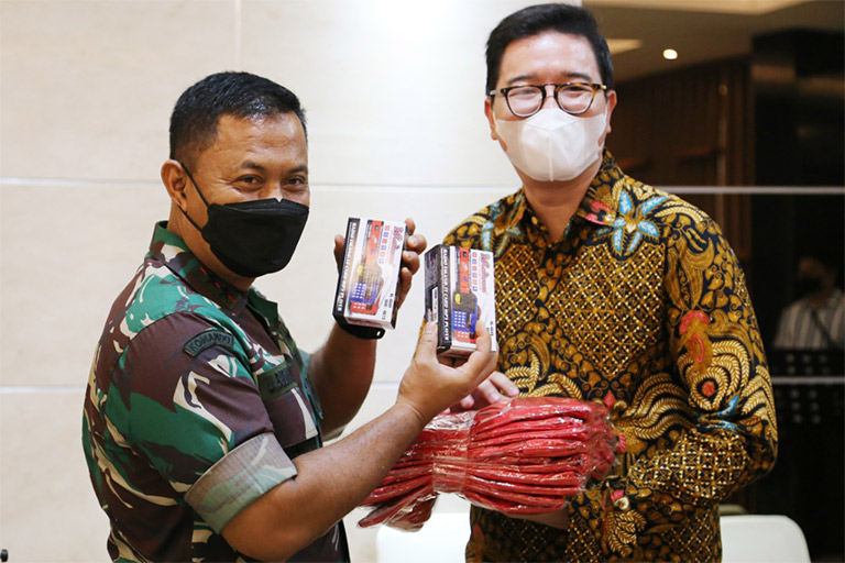 gallery/5284/Penyerahan-Bantuan-kepada-Kodam-Jaya-03.jpeg